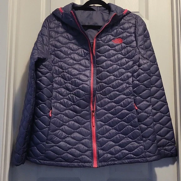 The North Face Thermoball Hoodie, Size XL - Picture 1 of 3